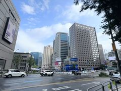 -BHC炸鸡(明洞总店)