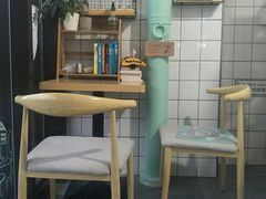 -蜜蜂小象·榴莲千层蛋糕(时代汇11栋店)
