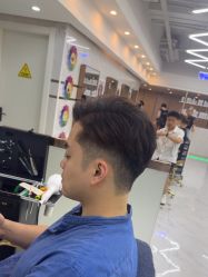 -秦·专注剪发