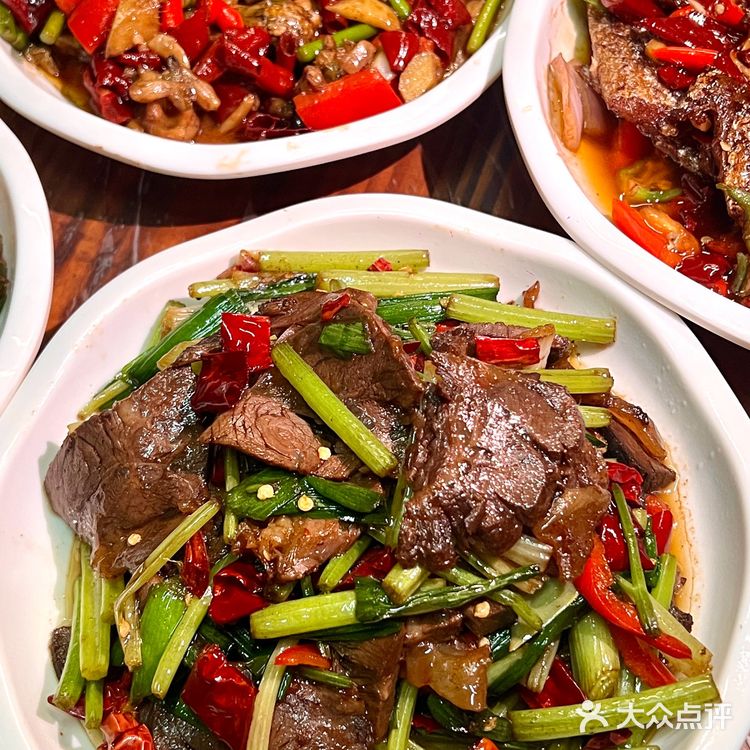 南昌！藏在居民楼烧菜馆！本地人带路才吃上！