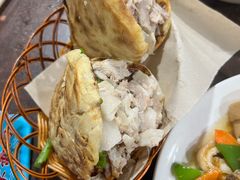 -金卯白肉罩火烧