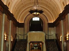 东门大厅-上海和平饭店 Fairmont Peace Hotel