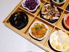 九宫格玲珑前菜-新仙清汤牛腩(铜锣湾店)