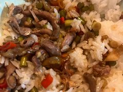 -阿瓦山寨·湘菜现炒·剁椒鱼头王(咸阳总店)