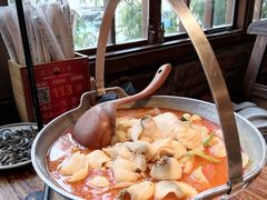 思茅酸汤鱼片-老滇山寨•云南特色菜•地方菜•民族风情歌舞表演(金碧店)