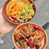 我不管，我就喜欢在gai边边吃火锅