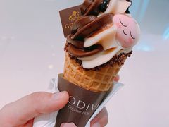 蜜桃双拼冰淇淋-GODIVA(万象城店)