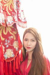 -现代经典婚纱摄影