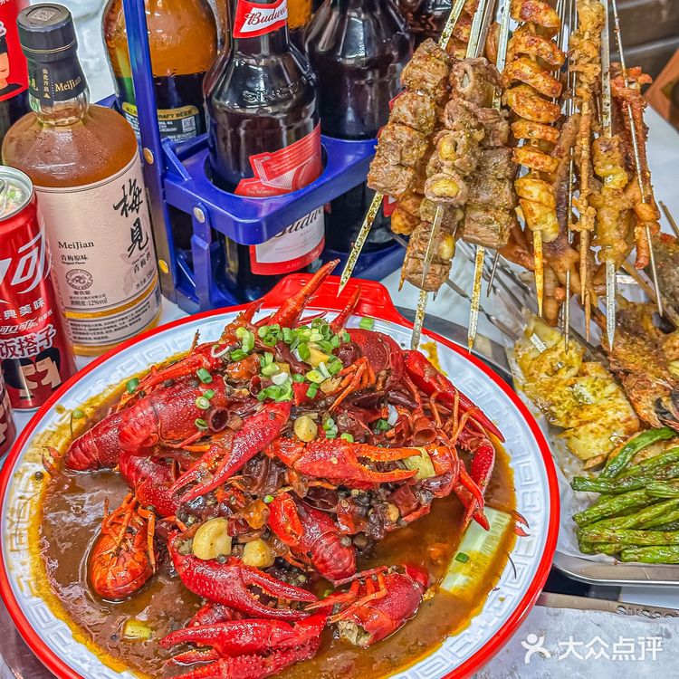 整条街飘满炭火香,徐州烧烤太顶了!