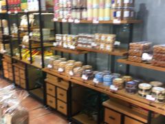 面包甜点陈列柜-东南饼庄(苏圃路店)