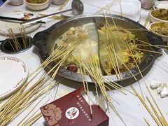 -辣八香新疆孜然串烤火锅(环球港店)