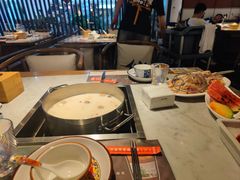 -尚尚仙·酸汤猪手·猪肚鸡火锅(华联万柳购物中心店)