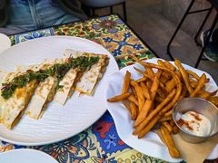 墨西哥鸡肉夹饼-LESCEDARS Brasserie Bistro香柏树