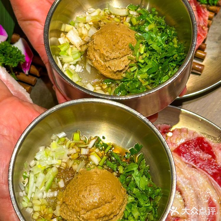 你绝对不会后悔的！快来老太太的泥炉烤肉店吧！