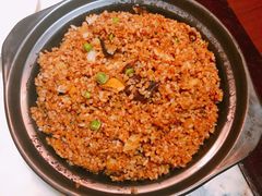 铜锅牛肝菌土豆炒饭-蔼若春.传承三十年云南菜(金碧公园店)