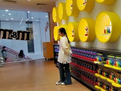 -m豆巧克力世界(上海世茂广场店)
