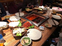 -老牌坊云南鱼豆花火锅(爱建店)