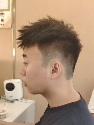 -一東造型烫发染发