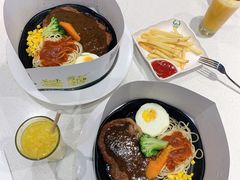 -汤姆家的牛排意面披萨(新城市广场店)