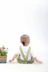 -现代经典婚纱摄影