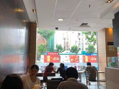 大堂-麦当劳(七宝乐购店)