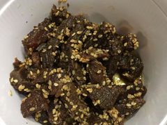 五香牛肉干-鑫记婆婆兔·成都特产·兔头手撕兔(太古里店)