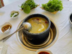 -鲁朗纳麦石锅鸡庄园