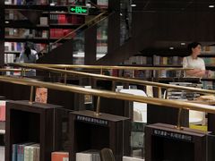 -钟书阁(群光广场店)