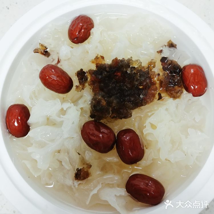 想要变得美美的,就喝碗“桃胶银耳羹”吧!