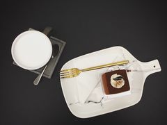 -UNI UNI(环亚凯瑟琳店)