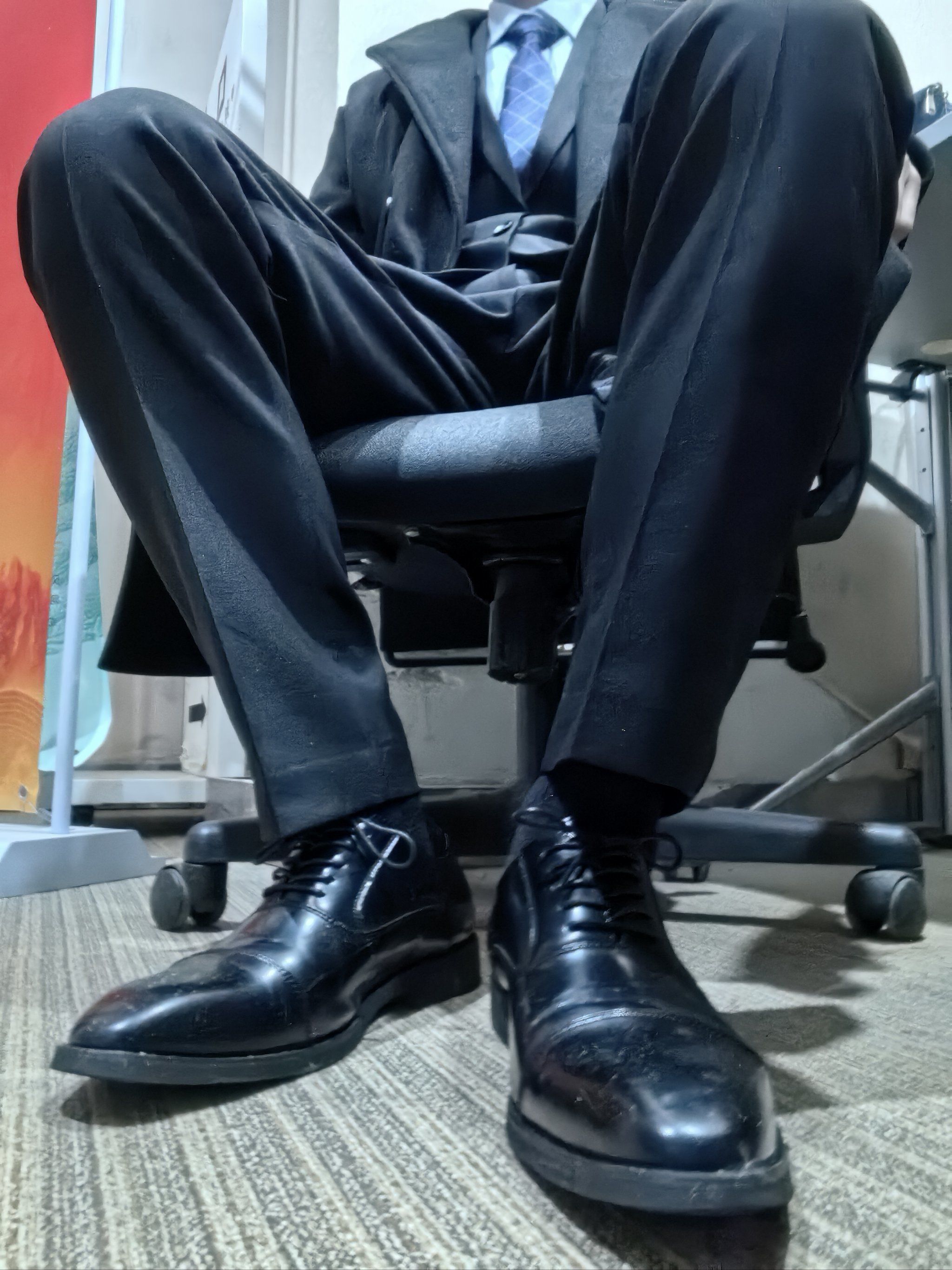 0元玩转这座城\\n还好皮鞋挺好擦的\\n喝个金典压压惊\\n正装皮鞋