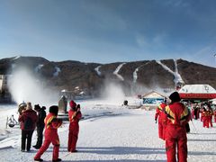 -亚布力新体委滑雪场