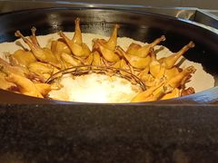 -头上红煨盐鸡·非遗院子餐厅