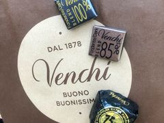 -VENCHI 闻绮(上海佛罗伦萨小镇店)