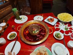 -小龙翻大江文化火锅(宽窄店)