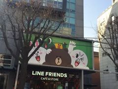 -LINE FRIENDS Garosu-gil Flagship Store