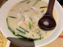 -荣家黄鱼面(南京西路店)