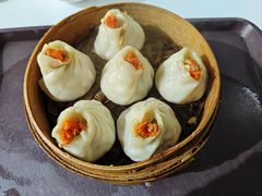 顶黄加蟹小笼包-常州糕团店(北大街新世纪商城店)