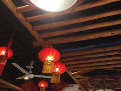 大堂-靠山屯东北农家菜(八龙桥雅苑店)