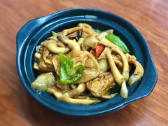 -胡子饮食店