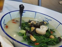 -明本湛江鸡•海鲜小厨(陈家祠店)