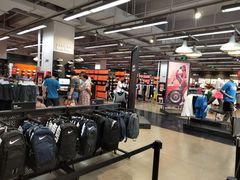 -王府井奥莱临潼小镇(临潼店)