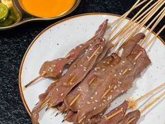 -何妹湿辣牛肉·粤式烧烤砂煲(桂雅路店)