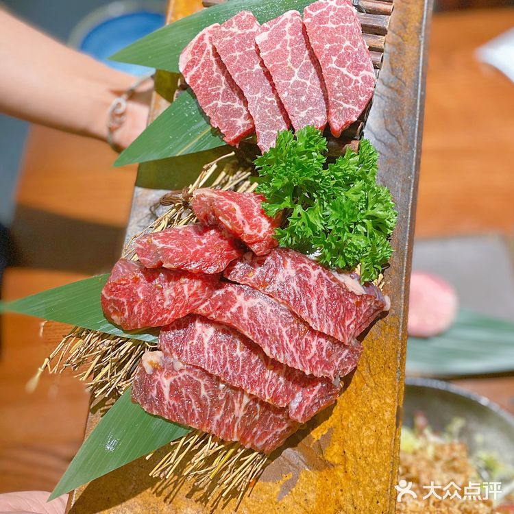 冬天里必不可缺的就是烤肉了将烤肉融入生活