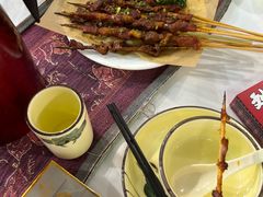 -刘姐啤酒鱼民族演艺餐厅(西街总店)