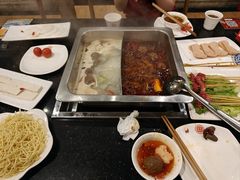 -百年川椒重庆老火锅(光谷店)