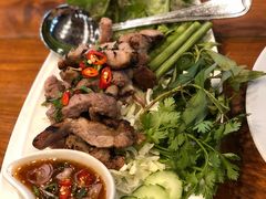 -Chom Cafe and Restaurant