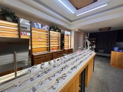 -优医视平价眼镜超市蔡司依视路折扣(小马厂店)