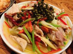 新疆传统椒麻鸡-阿里家·新疆烤肉酒場 by MIG