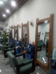 -V8潮牌·接发烫染连锁